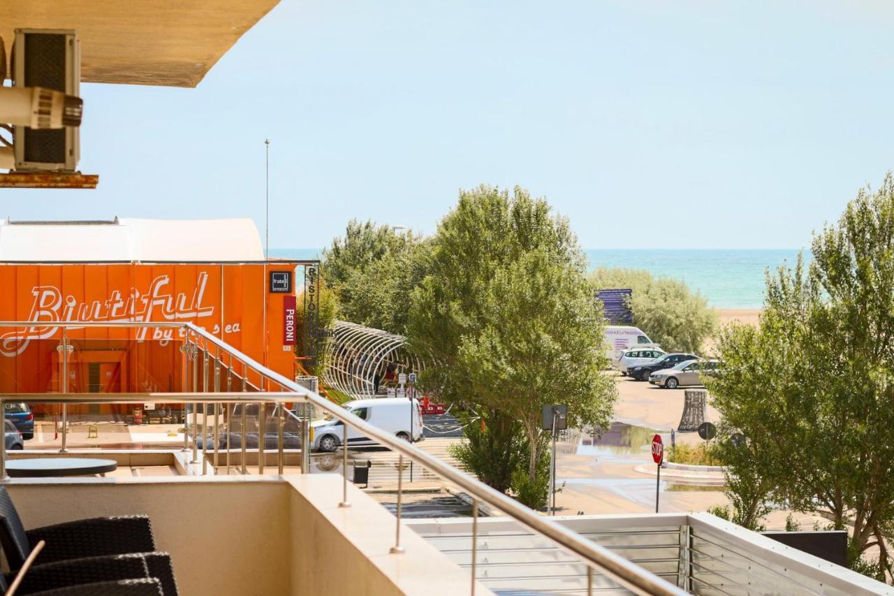 Fratelli Apartments Summerland Mamaia Kültér fotó